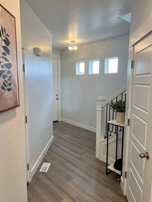 Brand New 3-Beds Stylish Entire House At Lehi Villa Exterior foto